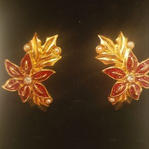 Vintage Avon Poinsettia and Faux Pearl Clip-on Earrings.  FF174